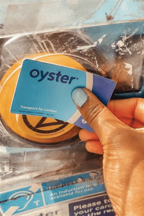 using oyster card vs contactless|why use an oyster card.